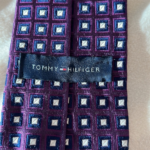 Tommy Hilfiger Purple, Navy & White Tie 100% Silk - Picture 5 of 8